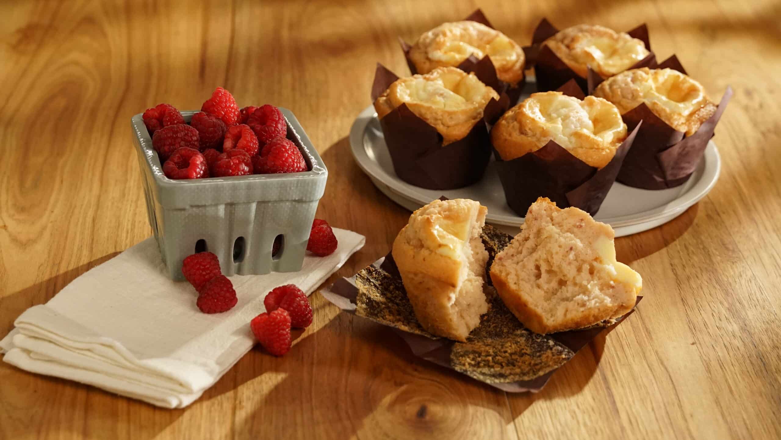 Muffin Raspberry Cheese